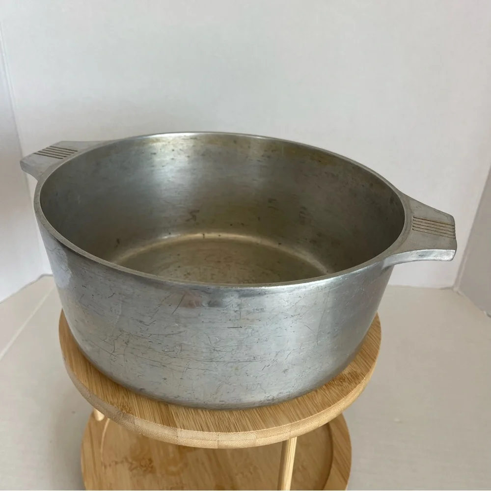 Vintage Wagner Ware Magnalite 4248-P Round Dutch Oven 5qt Stock Pot - No Lid